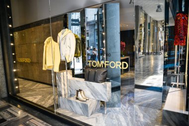 Milan, İtalya - 21 Eylül 2018: Tom Ford mağaza Milano'da. Montenapoleone alan. Moda Haftası Tom Ford alışveriş.
