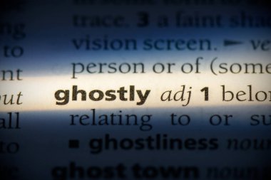 Hayalet gibi.