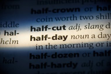 Yarım gün.