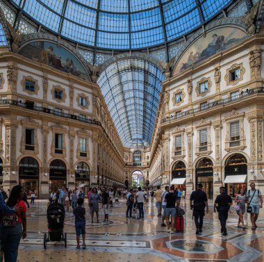 Milan, İtalya - 30 Haziran 2019: Galleria Vittorio Emanuele 