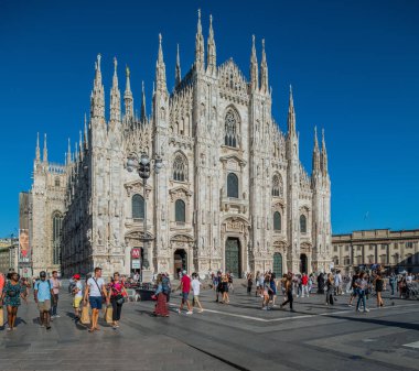 Milan, İtalya - 30 Haziran 2019: Duomo, katedral, kilise manzarası
