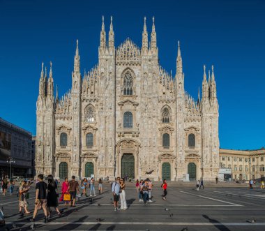 Milan, İtalya - 30 Haziran 2019: Duomo, katedral, kilise manzarası