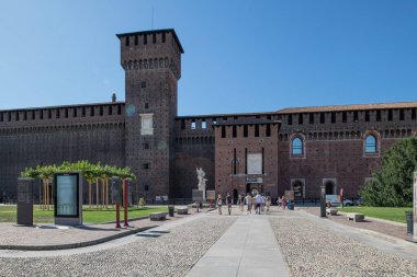 Milan, İtalya - 30 Haziran 2019: Sforza Kalesi - Castell