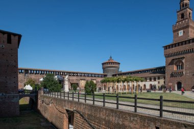 Milan, İtalya - 30 Haziran 2019: Sforza Kalesi - Castell