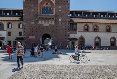 Milan, İtalya - 30 Haziran 2019: Sforza Kalesi - Castell