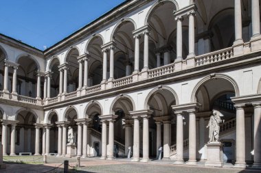 Milan, İtalya - 30 Haziran 2019: Pinacoteca di Avlusu 