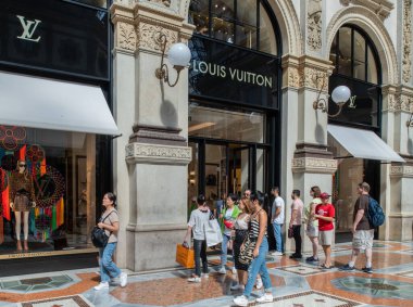 Milan, İtalya - 30 Haziran 2019: Galleria Vittorio Emanuele 