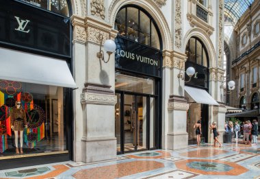 Milan, İtalya - 30 Haziran 2019: Galleria Vittorio Emanuele 