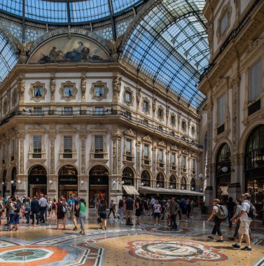 Milan, İtalya - 30 Haziran 2019: Galleria Vittorio Emanuele 