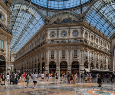 Milan, İtalya - 30 Haziran 2019: Galleria Vittorio Emanuele 