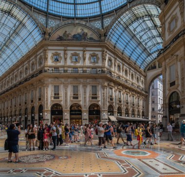 Milan, İtalya - 30 Haziran 2019: Galleria Vittorio Emanuele 