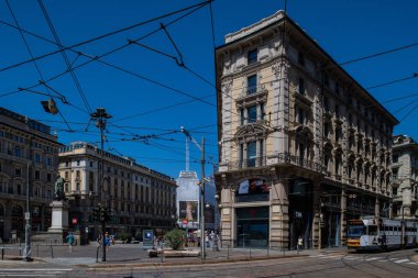 Milan, İtalya - 30 Haziran 2019: Cordusio Meydanı