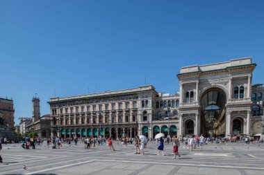 Milan, İtalya - 30 Haziran 2019: Piazza Duomo manzarası