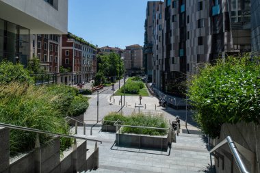 Milan, İtalya - 30 Haziran 2019: Piazza Gae Aulenti, Skyscra