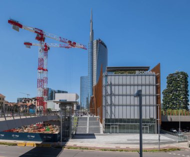 Milan, İtalya - 30 Haziran 2019: Piazza Gae Aulenti, Skyscra