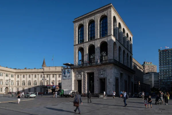 Milan, Italy - 2019 년 6 월 30 일 : view of building of arengario, Muse — 스톡 사진