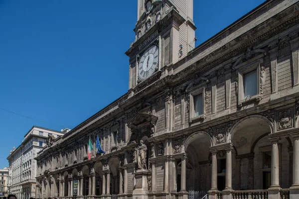 Milan, Italy - 2019 년 6 월 30 일 : view of camera di commercio, paleous — 스톡 사진