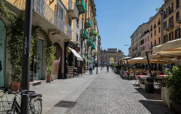 Mediolan, Włochy - 30 czerwca 2019: Widok na ulicę Corso Como — Zdjęcie stockowe