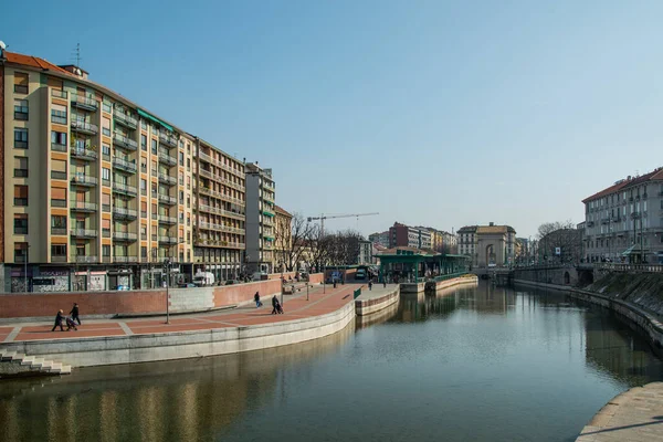 Mediolan, Włochy - 27 lutego 2017: Widok na Darsenę - Navigli — Zdjęcie stockowe