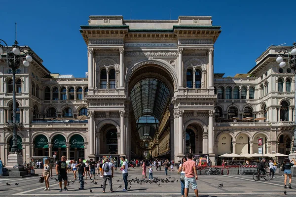 Milaan, Italië - 30 juni 2019: Uitzicht op Galleria Vittorio Emmanuele — Stockfoto