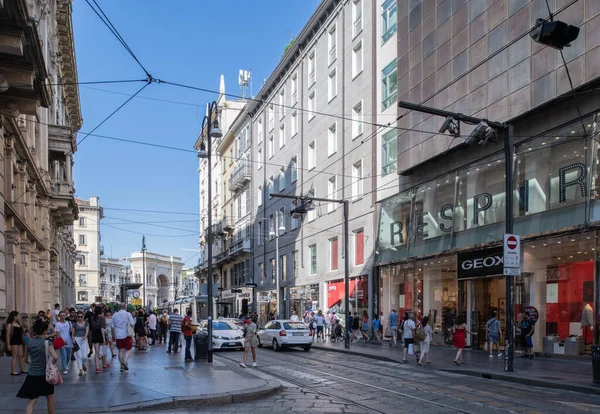 Milan, Italie - 30 juin 2019 : Vue de la rue italienne — Photo