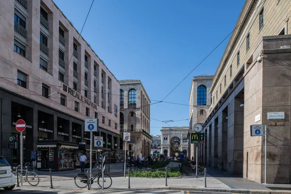 Milan, Italie - 30 juin 2019 : Vue de Piazza Diaz, Arengario, Mus — Photo