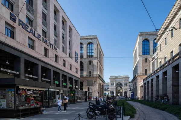 Milano, 30 giugno 2019: Veduta di Piazza Diaz, Arengario, Mus — Foto Stock