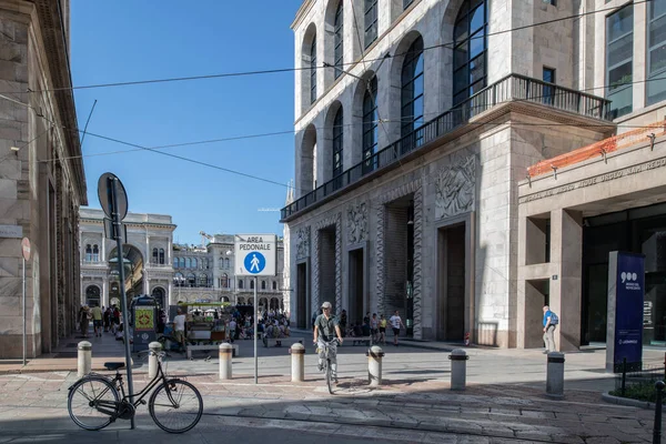 Milano, 30 giugno 2019: Veduta di Piazza Diaz, Arengario, Mus — Foto Stock