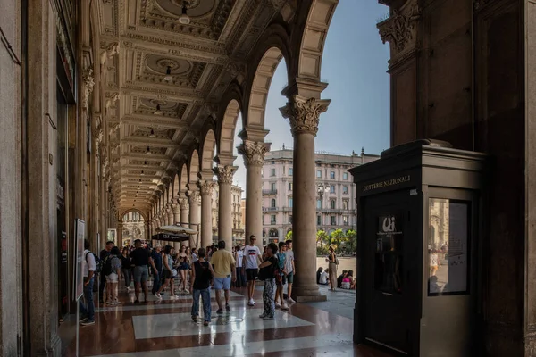 Милан, Италия - 30 июня 2019 года: Вид на Пьяцца Дуомо — стоковое фото