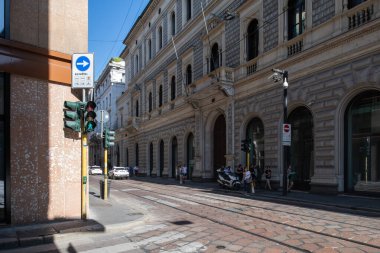 Milan, İtalya - 30 Haziran 2019: Via Meravigli Caddesi