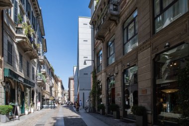 Milan, İtalya - 30 Haziran 2019: Zona Brera, İtalya 'nın eski kenti