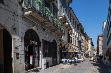 Milan, İtalya - 30 Haziran 2019: Zona Brera, İtalya 'nın eski kenti