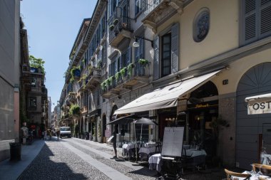 Milan, İtalya - 30 Haziran 2019: Zona Brera, İtalya 'nın eski kenti