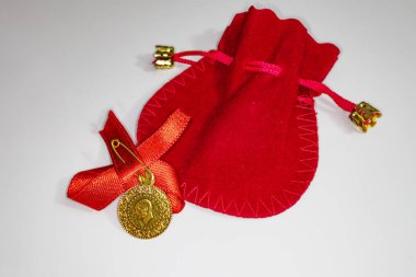 bir Türk geleneği. çeyrek altın düğün ve Doğum için.