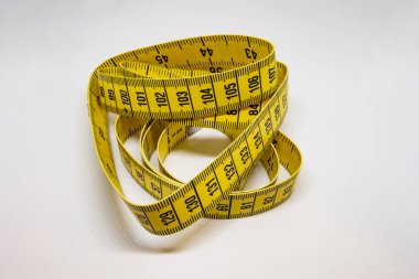 Çift taraflı sarı şerit metre kadar kapatın