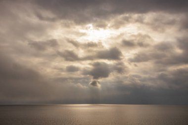  gökyüzü bulutlu havalarda, Hava hareketleri