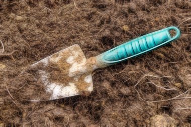 fidan dikimi için küçük kürek