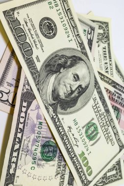 Dünya Ticaret ve ekonomik sistemin bir parçası olarak banknot dolar yığını