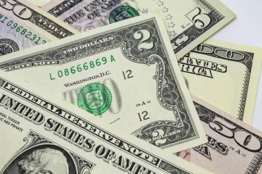  Dünya Ticaret ve ekonomik sistemin bir parçası olarak banknot dolar yığını