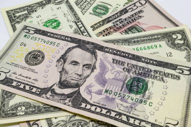  Dünya Ticaret ve ekonomik sistemin bir parçası olarak banknot dolar yığını