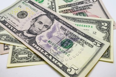  Dünya Ticaret ve ekonomik sistemin bir parçası olarak banknot dolar yığını