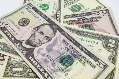  Dünya Ticaret ve ekonomik sistemin bir parçası olarak banknot dolar yığını