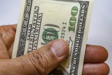  Dünya Ticaret ve ekonomik sistemin bir parçası olarak banknot dolar yığını