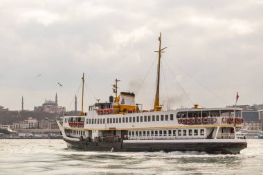 İstanbul, Türkiye-Şubat 20,2019. Cityscape ve şehir istanbul'dan boğaz ve eski şehir gezi teknesi ile görüntüleme