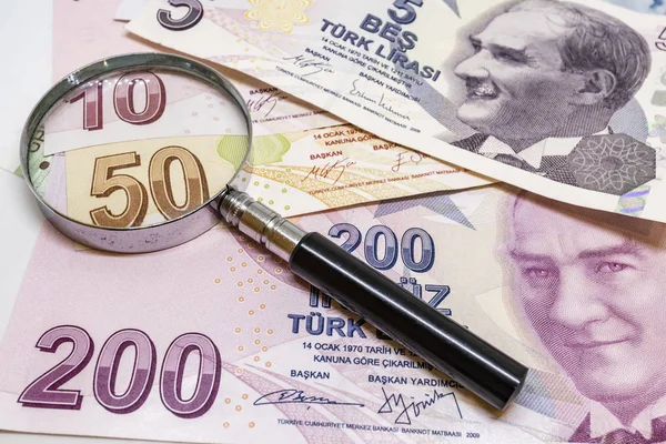 关闭土耳其里拉钞票和硬币在流通 — 图库照片