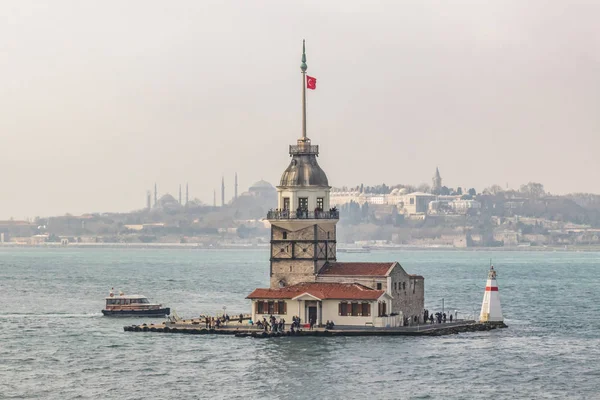 Uskudar Istanbul Turkey March 2019 Maiden Tower Bosporus City View — стоковое фото