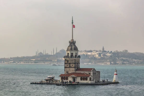 Uskudar Istanbul Turkey March 2019 Maiden Tower Bosporus City View — стоковое фото