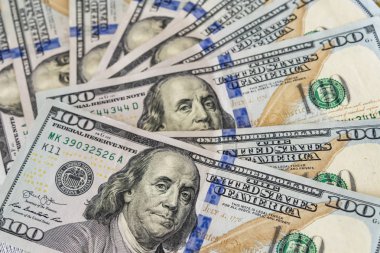  Dünya Ticaret ve ekonomik sistemin bir parçası olarak banknot dolar yığını