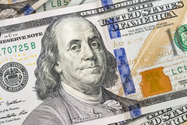  Dünya Ticaret ve ekonomik sistemin bir parçası olarak banknot dolar yığını