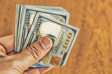  Dünya Ticaret ve ekonomik sistemin bir parçası olarak banknot dolar yığını